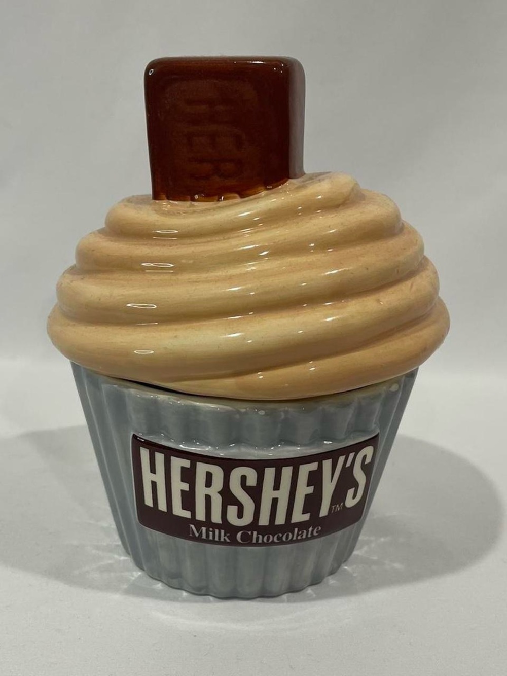 HERSHEY'S Milk Chocolate Cupcake Ceramic Treat Jar - Cream & Brown